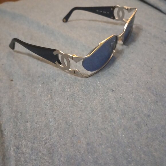 Rare Authentic Vintage 1990's Chanel Sunglasses - Picture 2 of 7